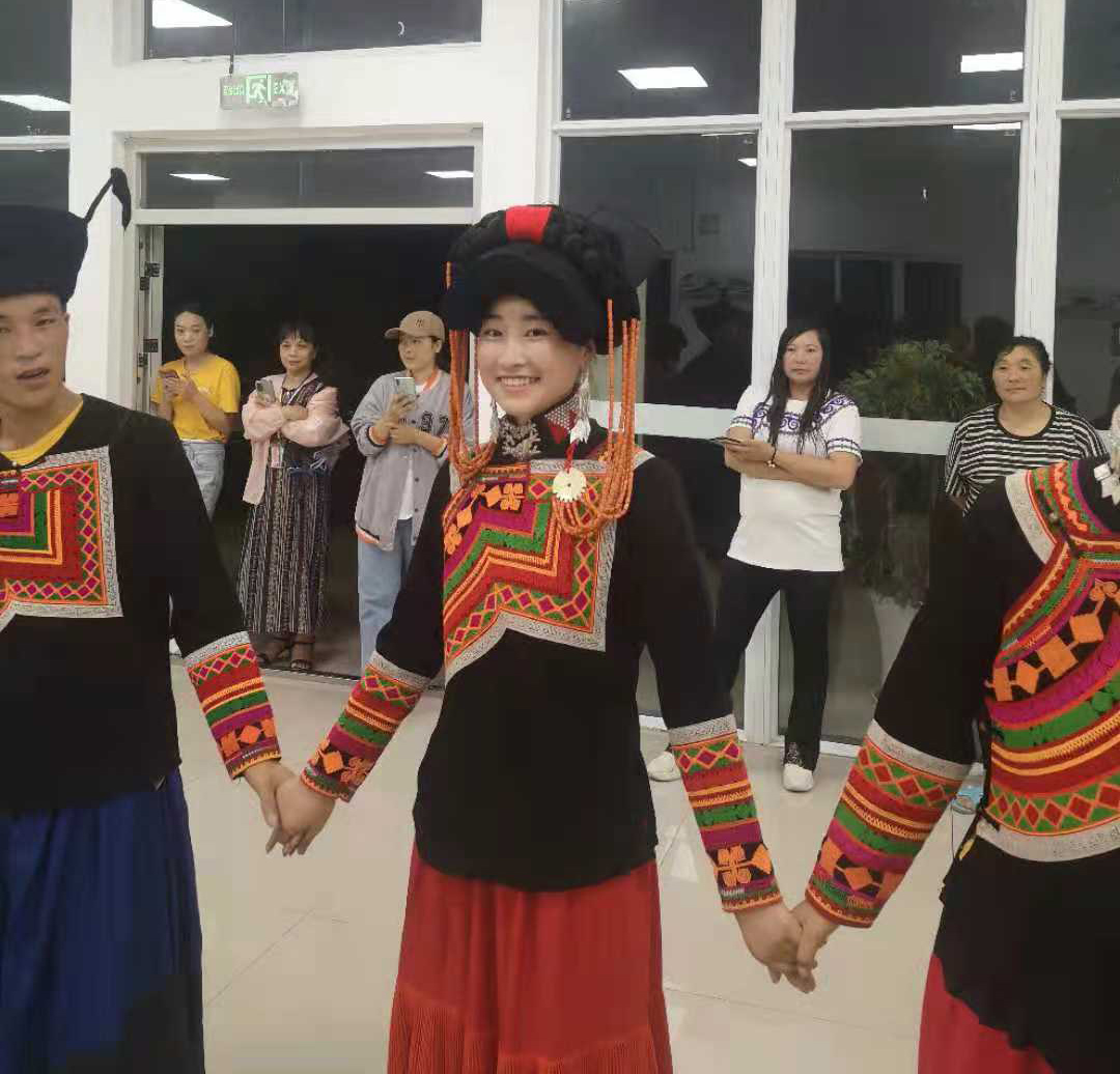 铭刻党的鲜丽过程?聚力助推村落振2